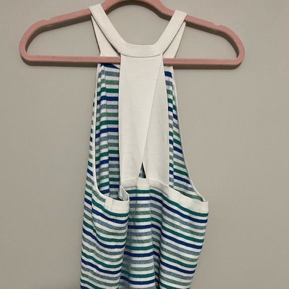 Thin sweater like halter top - Picture 2 of 3